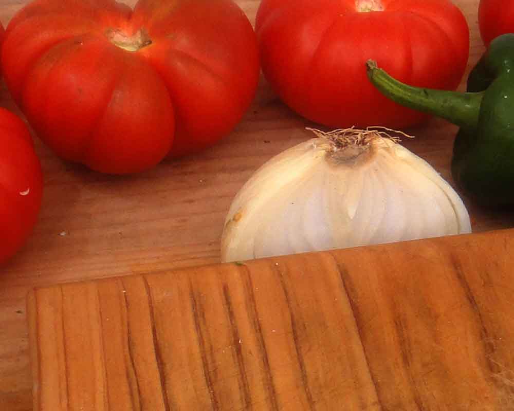 Tomates, cebolla y pimiento